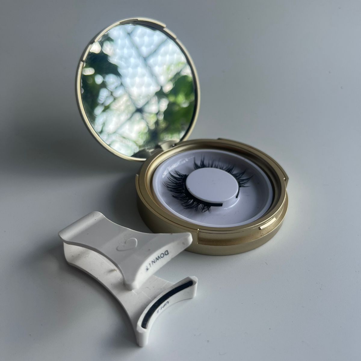 Reusable Magnetic Eyelashes - One Year, One Set!